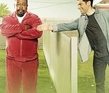 مسلسل The Neighborhood الموسم الاول الحلقة 8 مترجمة